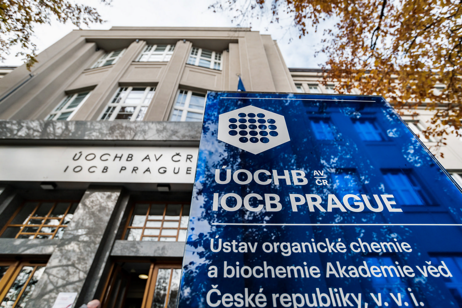 Ústav organické chemie a biochemie zakládá jako první česká vědecká instituce pobočku za oceánem